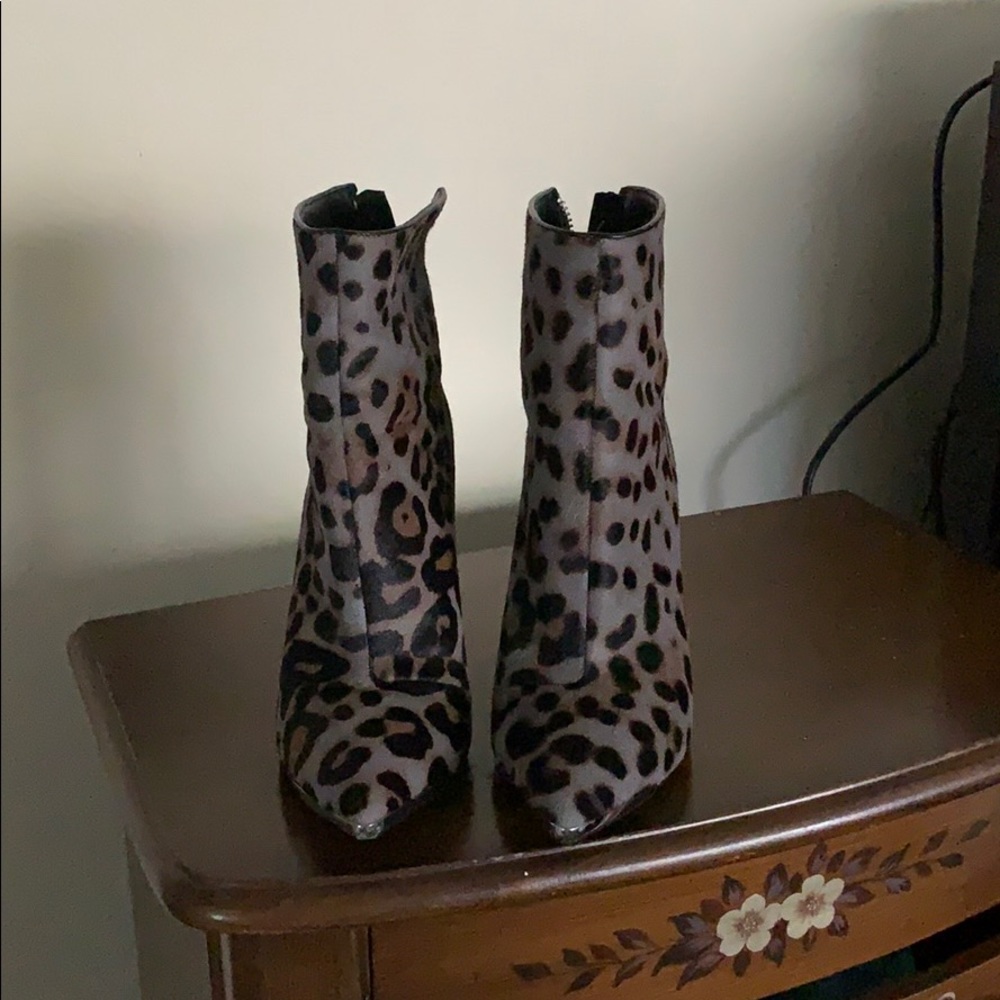 Animal print booties in perfect condition.